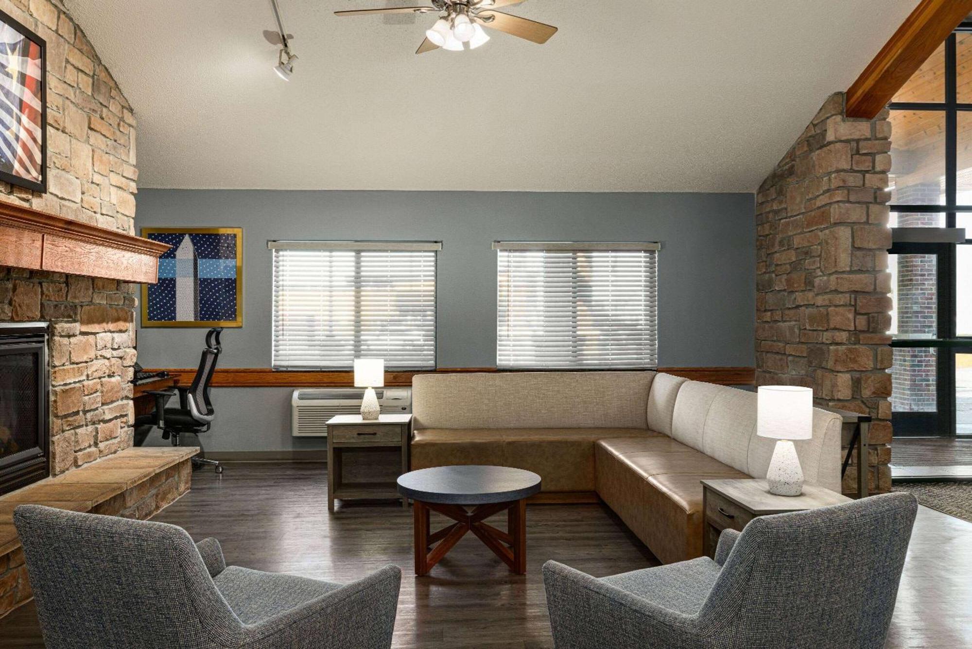 Americinn By Wyndham Lincoln South Bagian luar foto