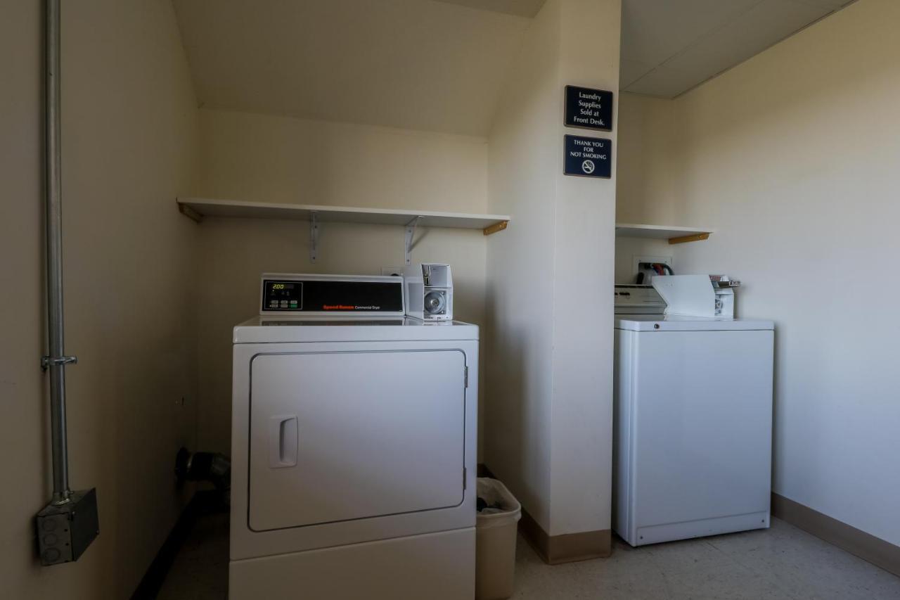 Americinn By Wyndham Lincoln South Bagian luar foto